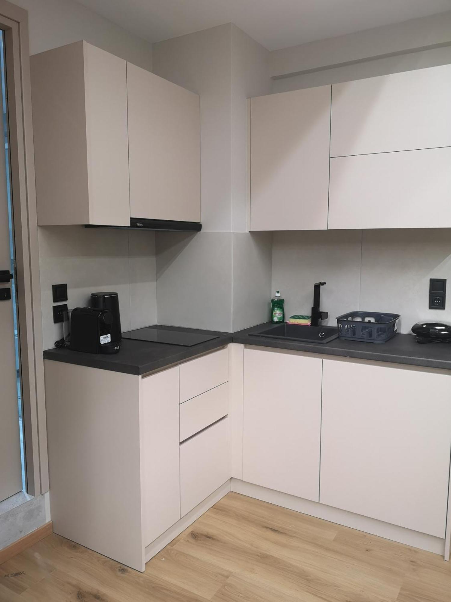 Athenian Apartments, Syntagma Square #6 *