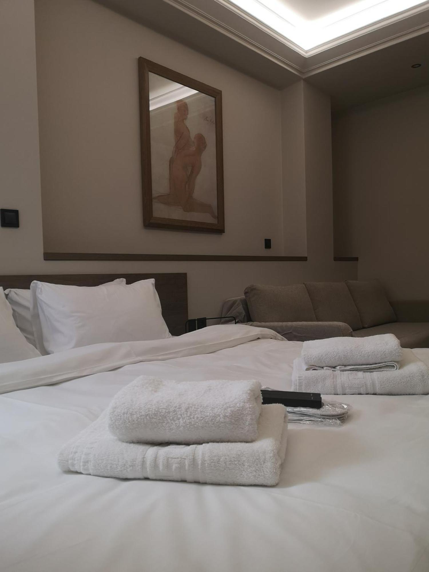 Athenian Apartments, Syntagma Square #6 *